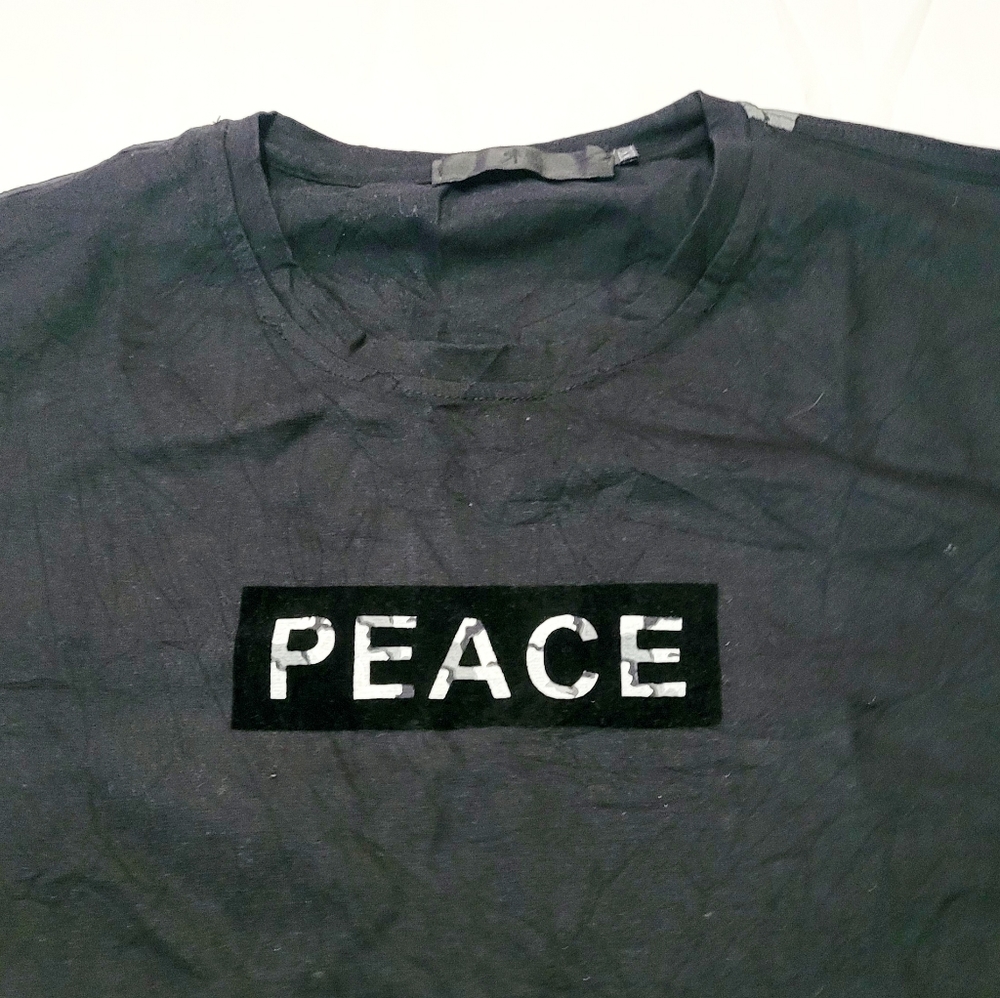 Men's Black Peace Graphic Crew-Neck Short Sleeve T-Shirt Vtg - Picture 2 of 6
